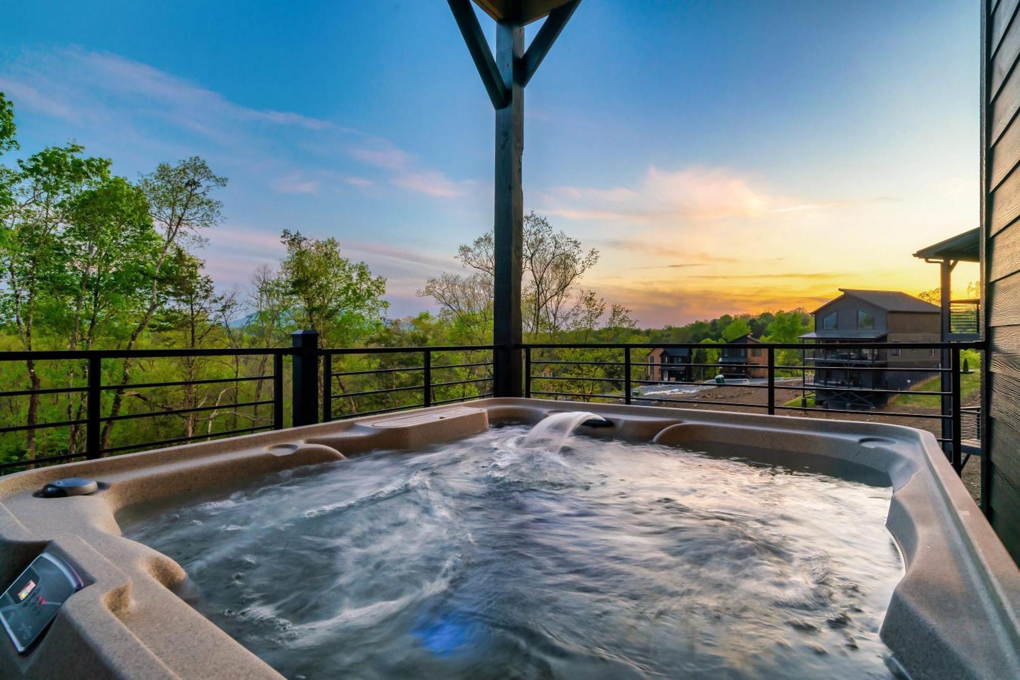Halle Beary By Avantstay Indoor Pool Hot Tub Sunset Views เซอเวียร์วีล ภายนอก รูปภาพ